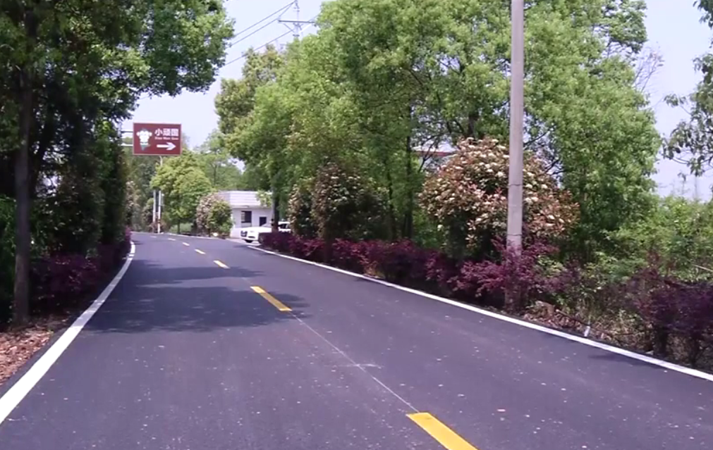 長沙太空金路橋材料有限公司,雙鋼輪壓路機(jī),福格勒瀝青攤鋪機(jī),AC系列,AF系列,SBS系列