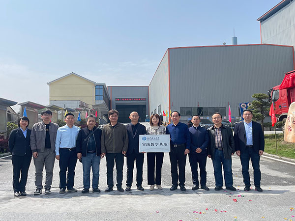 長(zhǎng)沙太空金路橋材料有限公司,雙鋼輪壓路機(jī),福格勒瀝青攤鋪機(jī),AC系列,AF系列,SBS系列